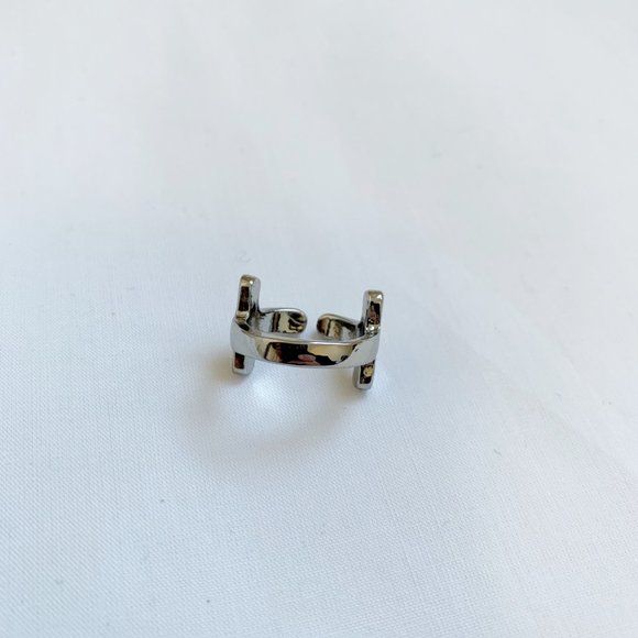 VINTAGE | SILVER HORIZONTAL DOUBLE CROSS RING - Picture 4 of 5